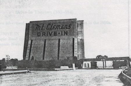 Mt Clemens Drive-In Theatre - SCREEN AND LANES - PHOTO FROM RG